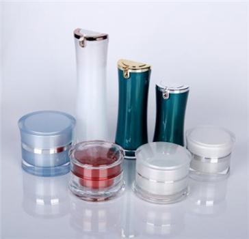What are the important links in the processing of cosmetic bottles