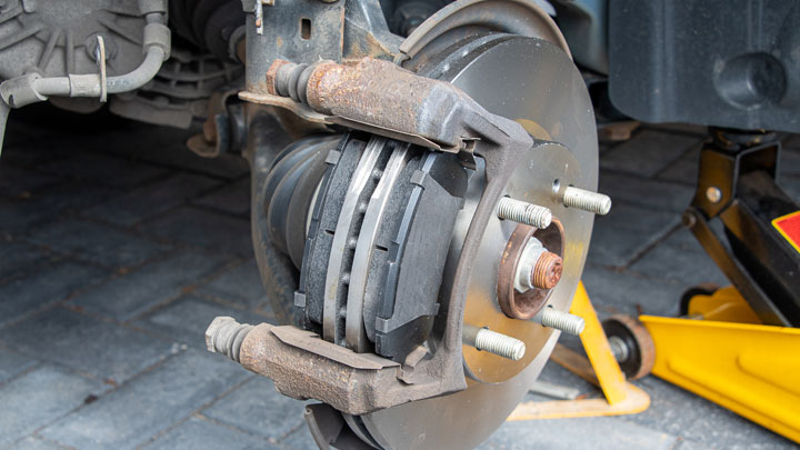 attention when replacing brake shoes
