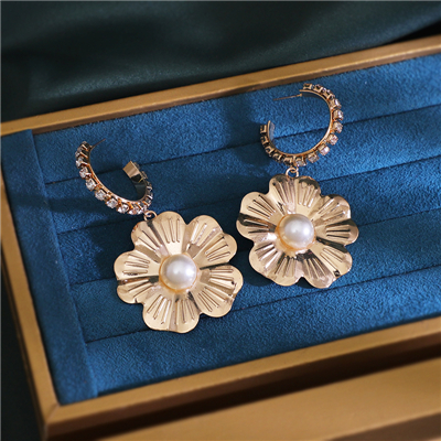 flower pendant earrings