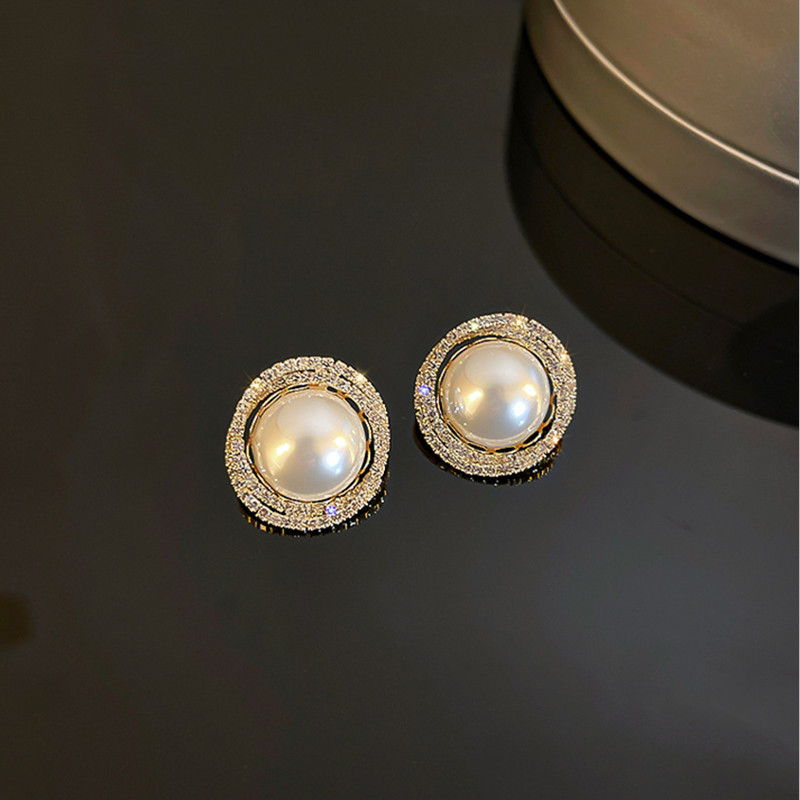 Pearl Stud Earring Around with Twisted Rhinestone for women Girls
