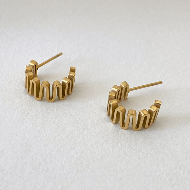 Stainless Steel Chunk Wavy Line Anti-Gold C Hoop Earrings