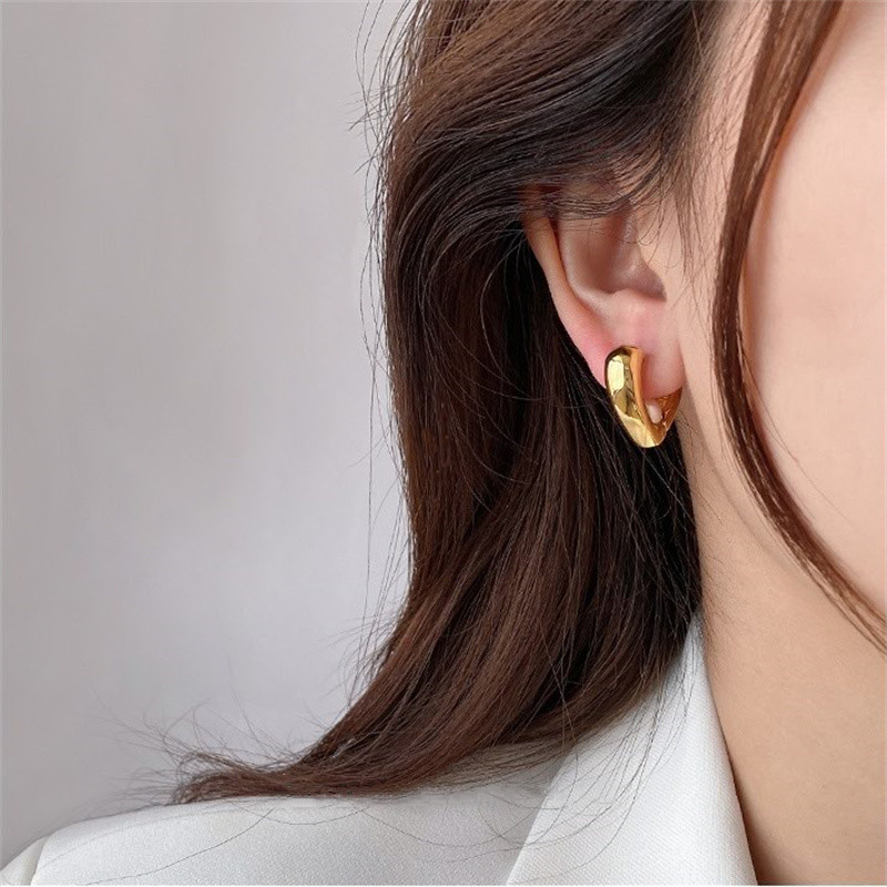 18K Gold heart earrings hoop earrings