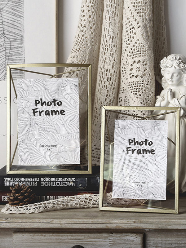 Modern geometric three-dimensional wrought iron picture frame