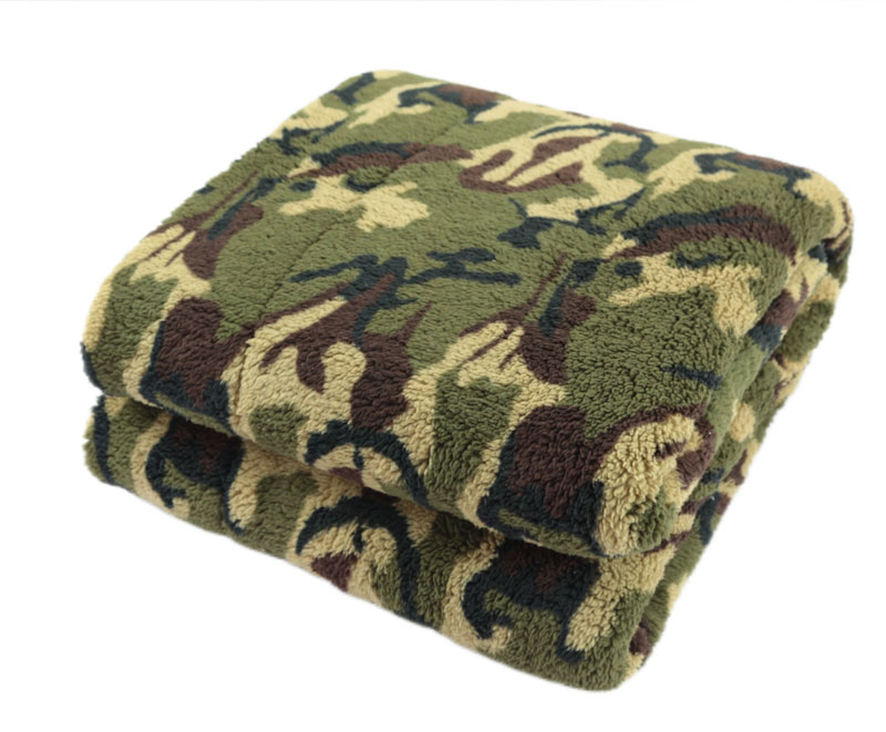Soft camouflage printed lamb fleece blanket 1060214