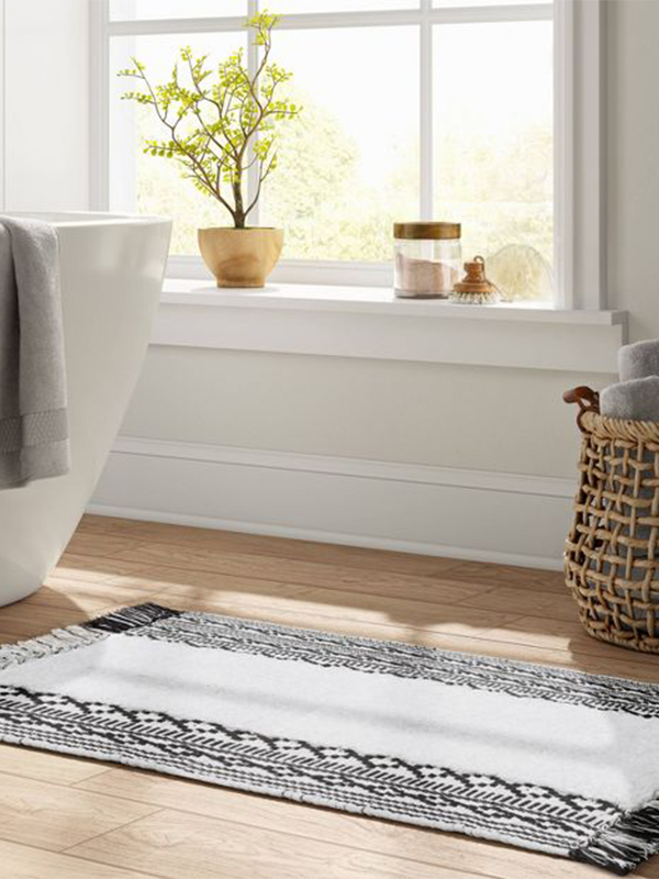 Striped fringe bath rug black/white