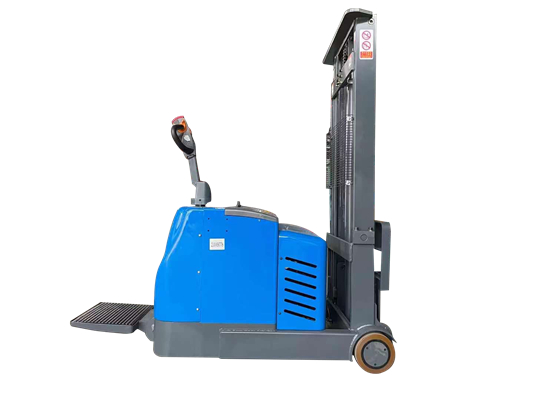 Fully electric Counterbalanced Stackers