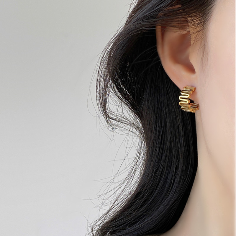 Womens Gold Chunk Wavy C shape Earrings