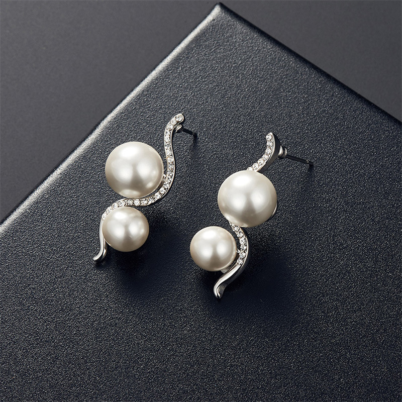 Long Pearl Earrings Stud