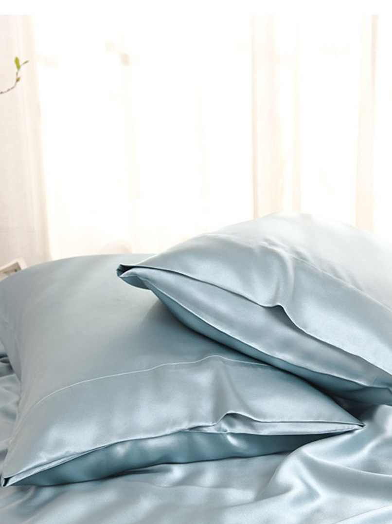 Factory Supply Nontoxic Natural Breathable Silk Bedsheets Sets with Duvet Cover in Queen Size  
