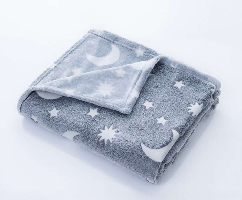 Elegant and Thick Luminous Flannel Blanket 4