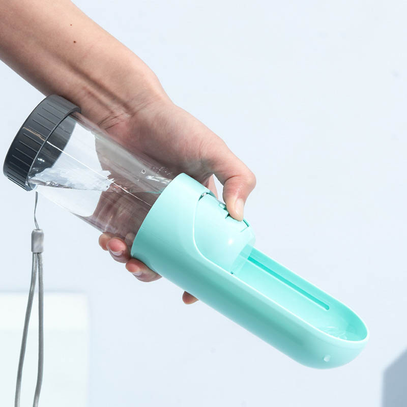 Retractable water cup pet product
