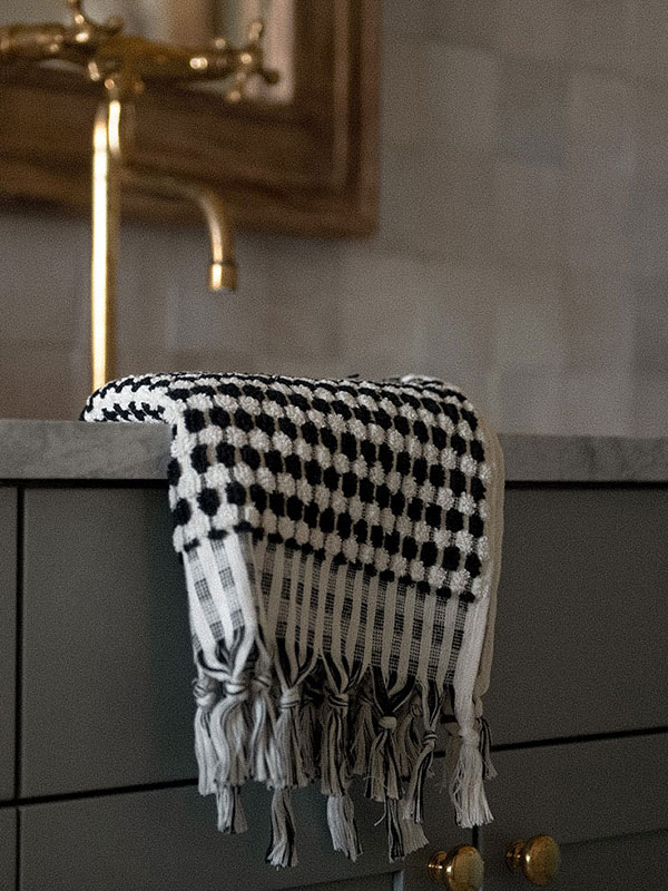 Hand-loomed turkish cotton towel - black dots