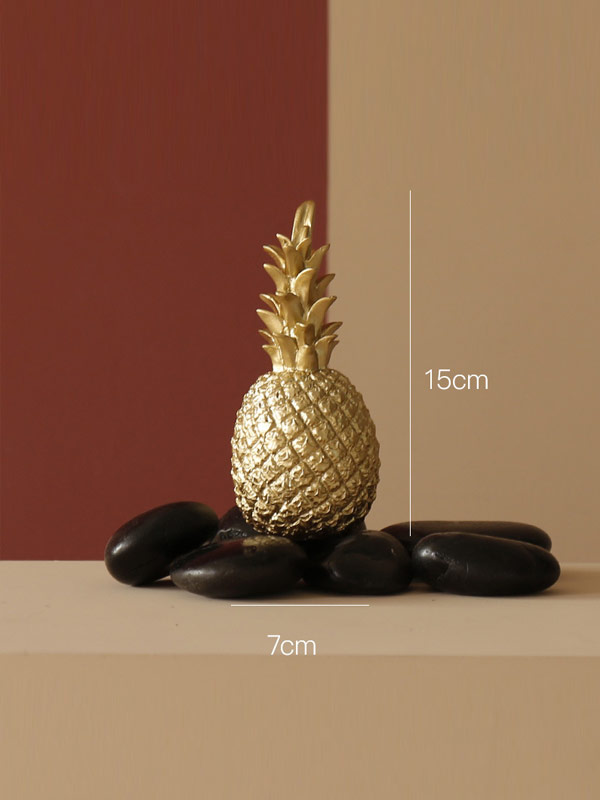Creative golden pineapple decoration
