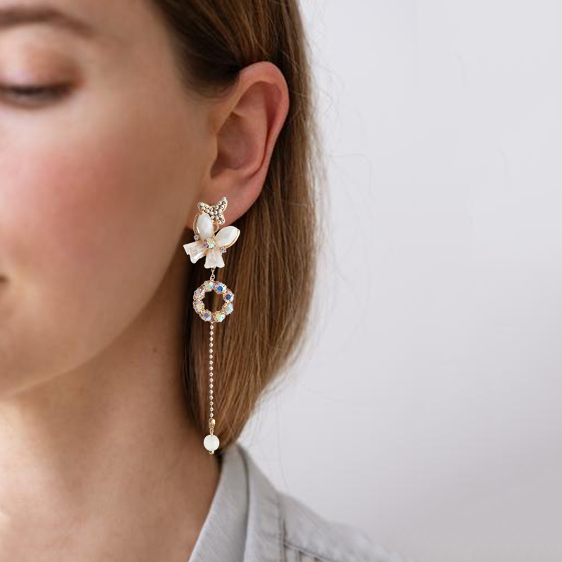 Retro butterfly stud earrings, long crystal circle, simple fashion fringed earrings