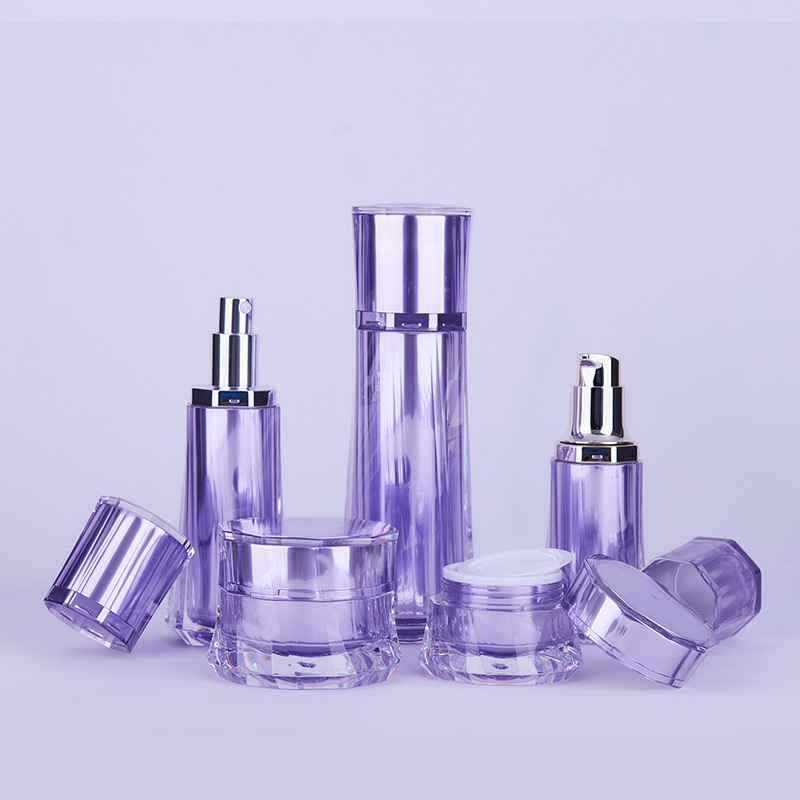 clear plastic cosmetic bottles