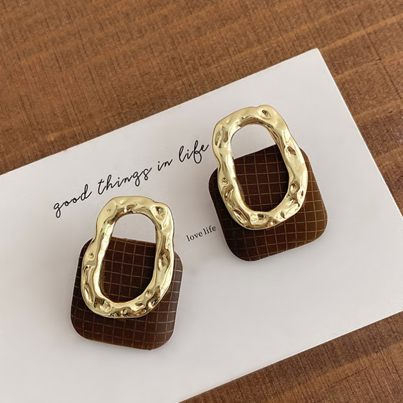 Hypoallergenic square button stud earrings