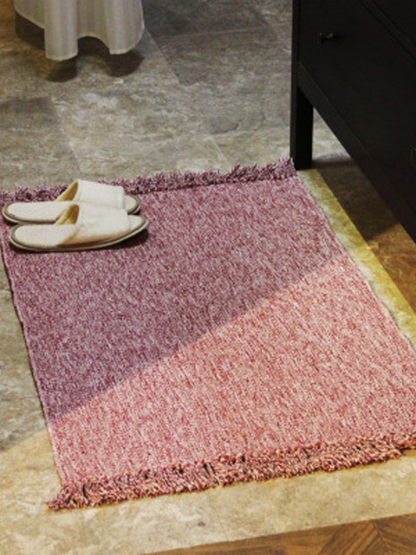Absorbent non-slip bathroom floor mat