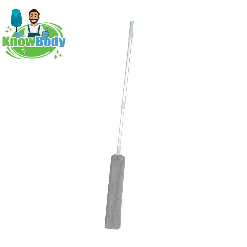 Microfiber duster with extension pole