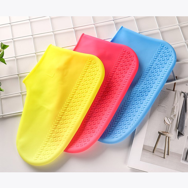 Silicone shoe covers waterproof, dirt proof and slip resistant