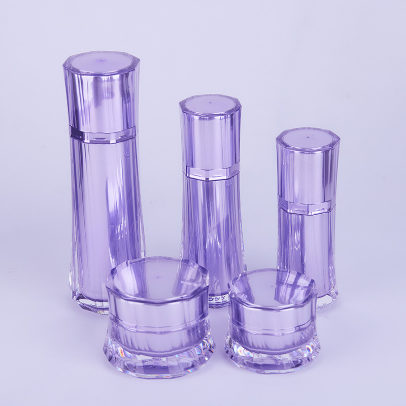 clear plastic cosmetic bottles