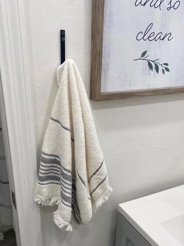 Multistripe bath towels cream railroad gray