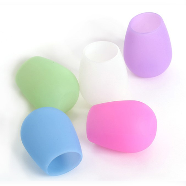 Collapsible Silicone Water Bottles Reusable Travel Water Bottle Portable with Leak proof Twist Cap and An Safety Clasp