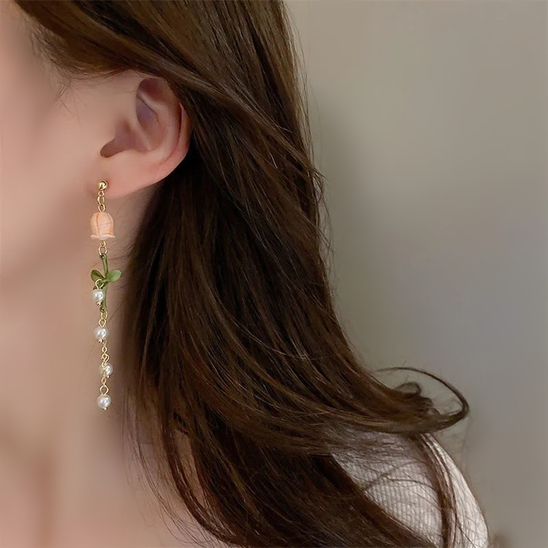 women's tulip dangle earrings