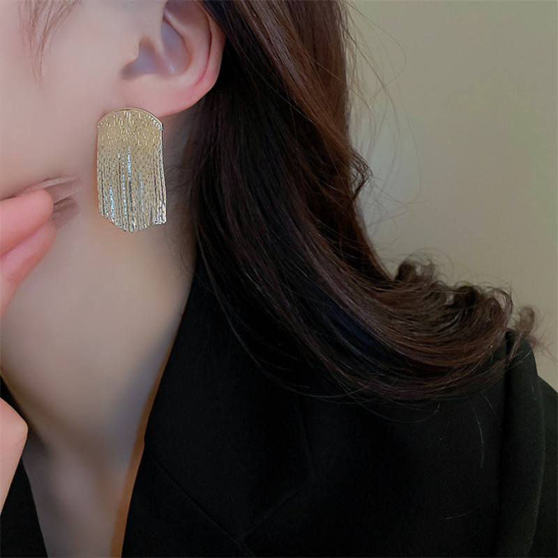white gold metal chain fringe earrings