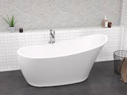 American style freestanding tub