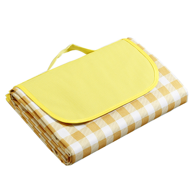 Yellow check thick camping blanket 4