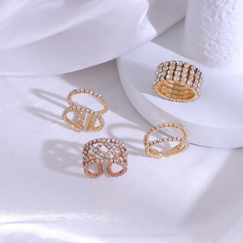 Fashion Rings Set Hollow Star Women Jewelry Rings - China Women Rings and Fashion  Jewelry price