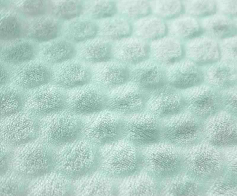 Polygon pattern cut flannel blanket 1030104