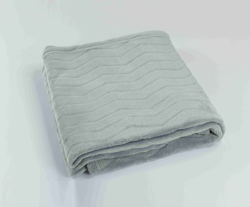 Warm solid cut flannel blanket 1030107