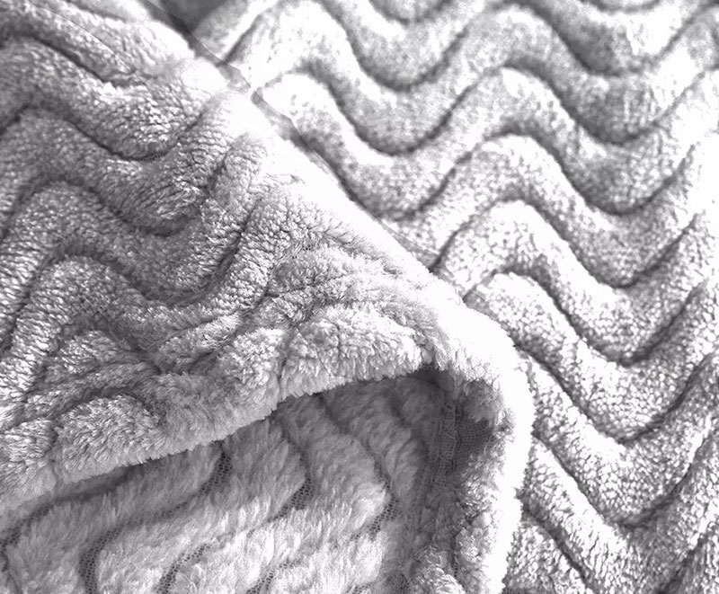 Grey corrugated single layer flannel blanket 1030130