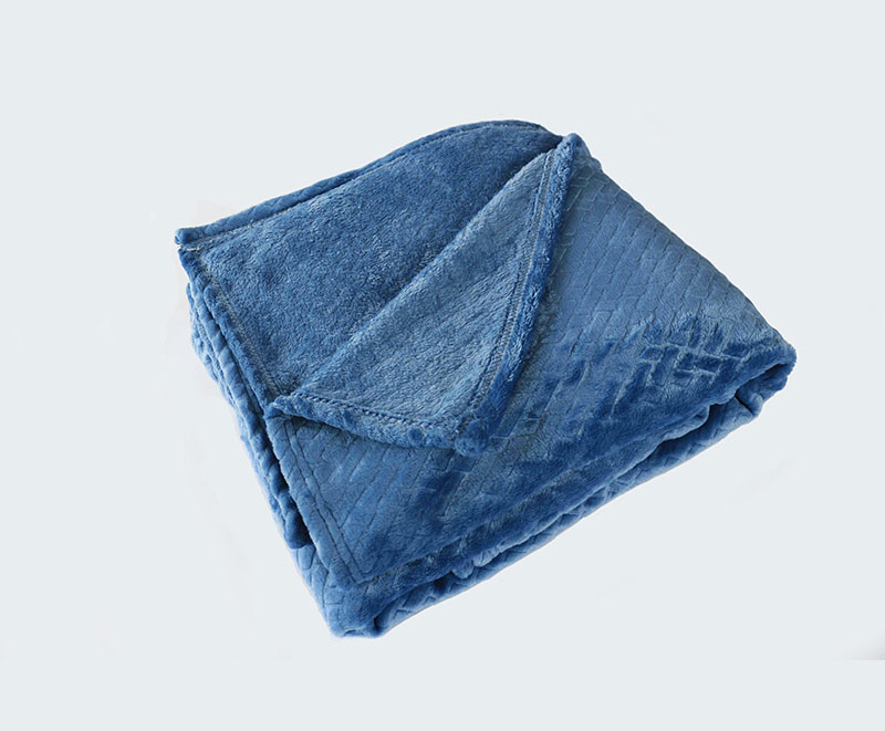 Strong absorbent embossed flannel blanket 1030209