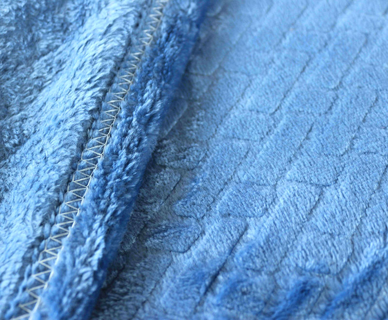 Strong absorbent embossed flannel blanket 1030209