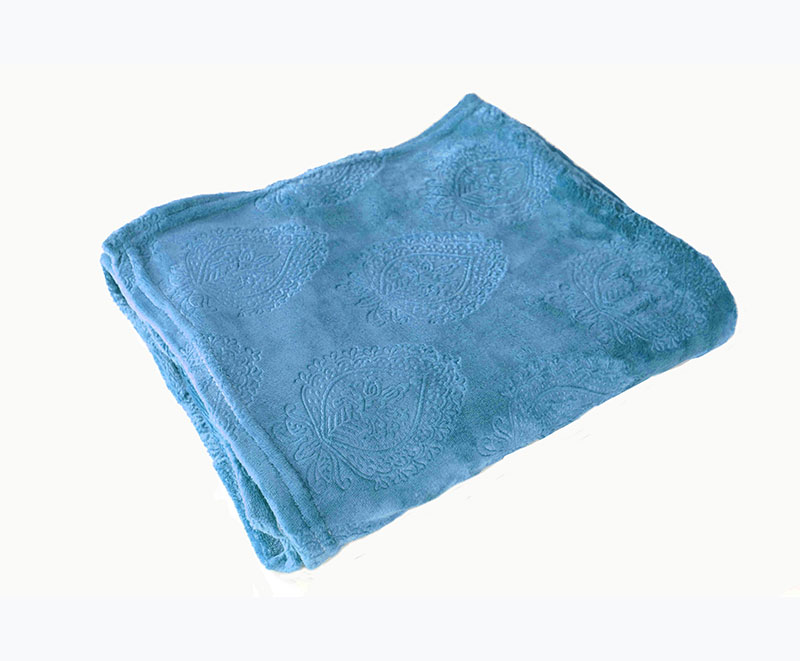 Single layer blue embossed flannel blanket 1030223