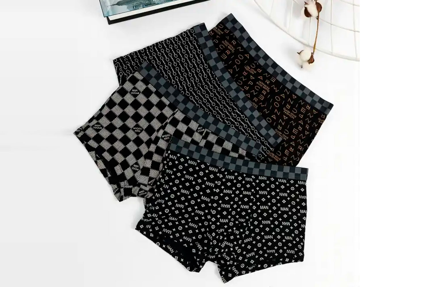 High Quality Breathable Men'S Underwear Comfortable Seamless High Elastic Mid-Waist Boxers Pants