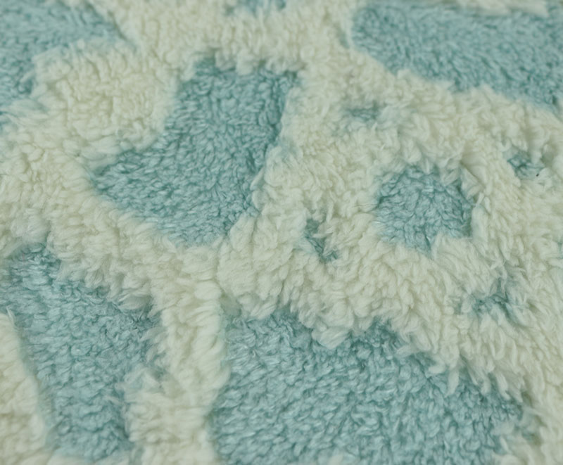 Soft blue and white jacquard lamb fleece blanket 03