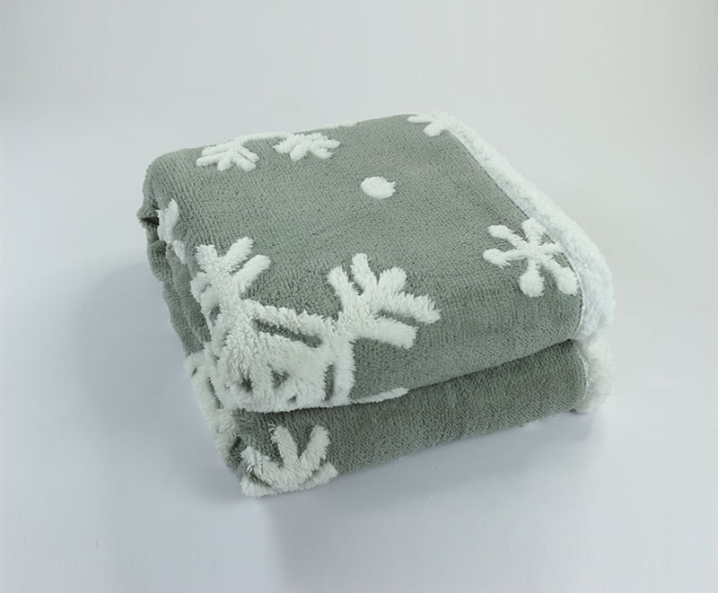 Extra Thick Snowflake Lamb Blanket 06