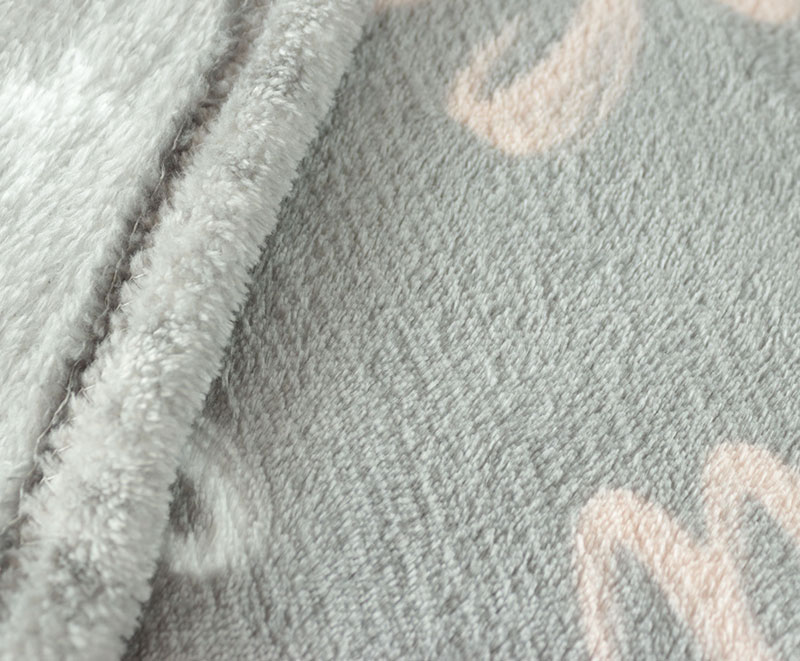 Alphabet-print cozy flannel blanket 1030502