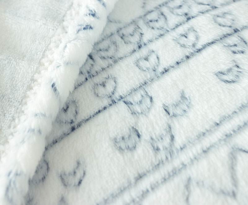 Gentle blue printed flannel blanket 1030509