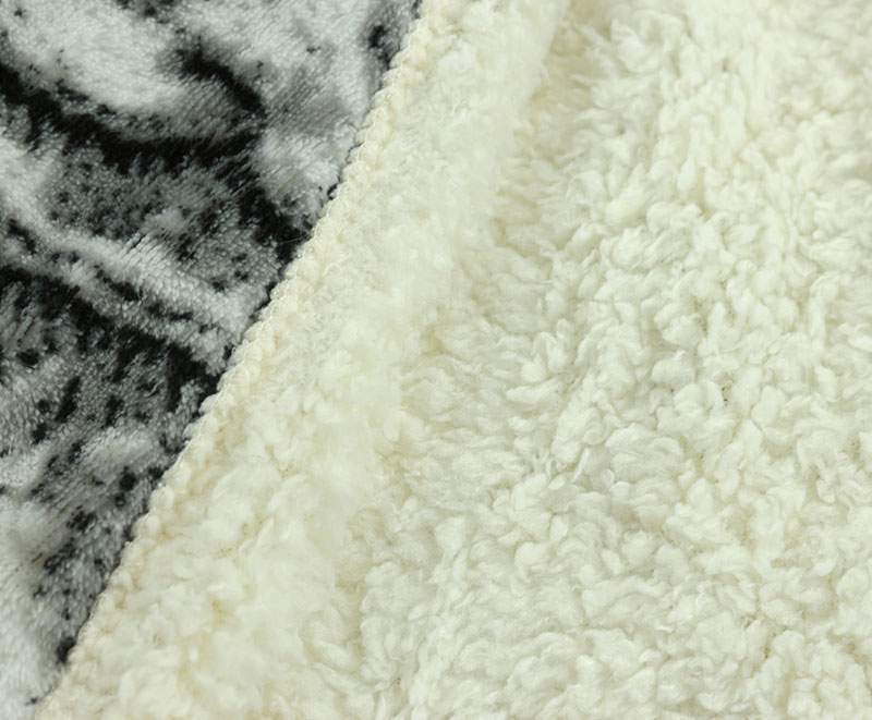 Premium thick twisted twist pattern flannel with sherpa blanket 1040510