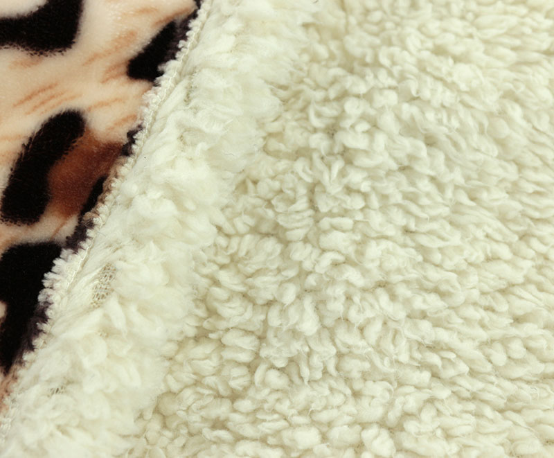 Warm leopard-print flannel with sherpa blanket 1040520