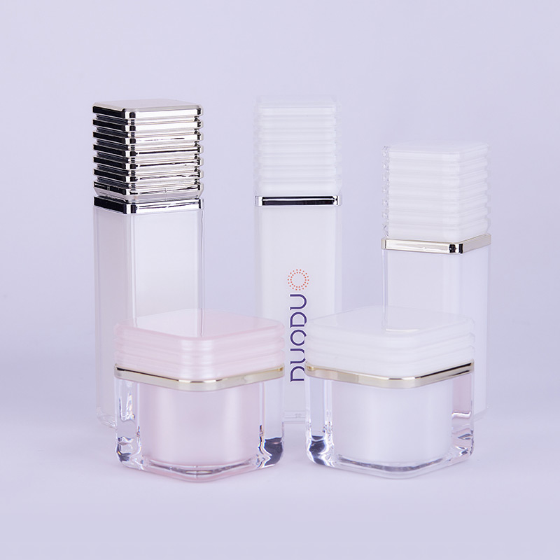 clear cosmetic bottles