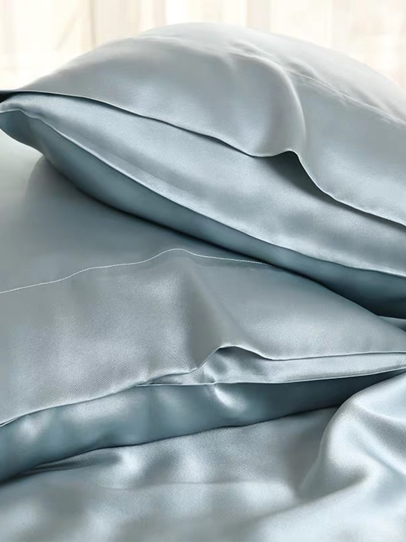 Factory Supply Nontoxic Natural Breathable Silk Bedsheets Sets with Duvet Cover in Queen Size  