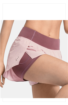 Yoga shorts with side pockets