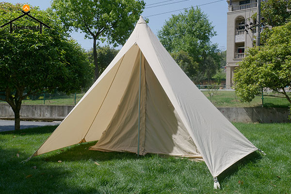 The Patrol Tent (Double Layer) has two layers of fabric to help with insulation and weather protection. Double-layer patrol tents usually have an outer tent that helps keep the interior dry and comfortable.     Olive buckle	Mesh screen	Center column	Top
