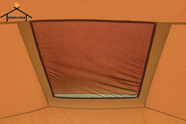 Rear window for air ventilation