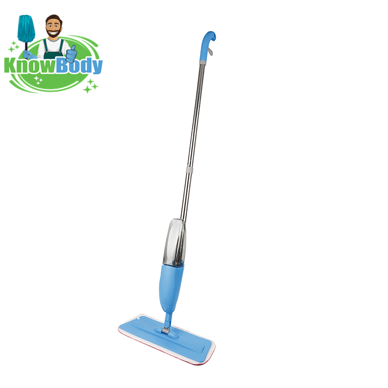 Cleaning a dust mop